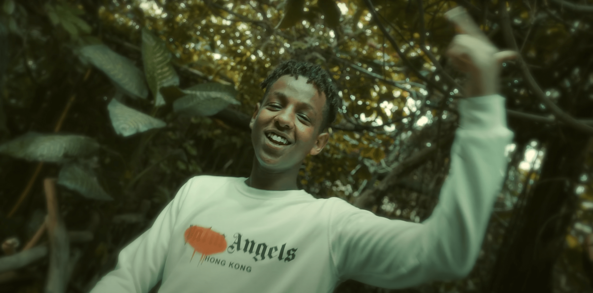 Adouli Skjuten Video